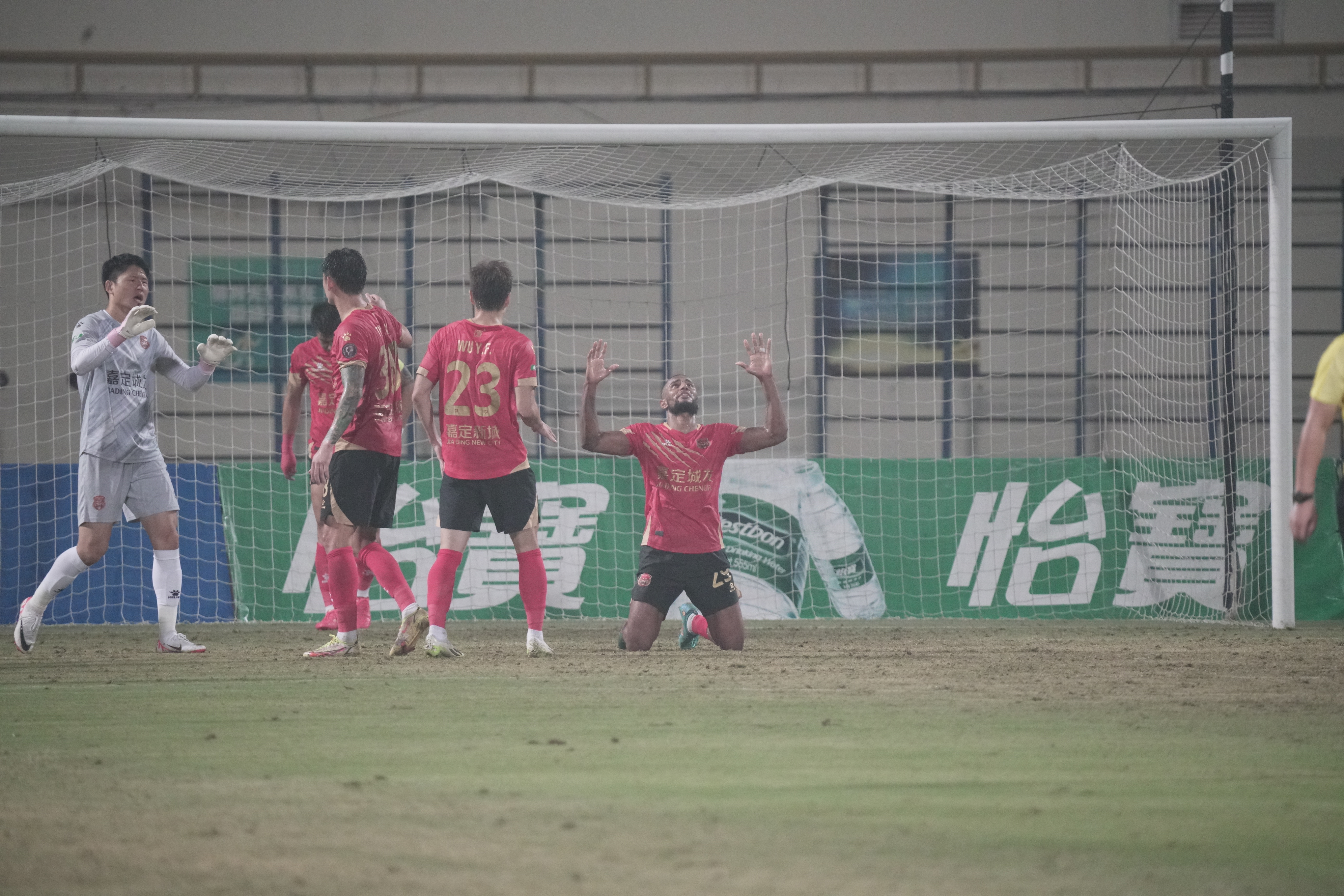 关键比赛镇队之宝,球队助教发挥关键作用 关键比赛镇队之宝,球队助教发挥关键作用