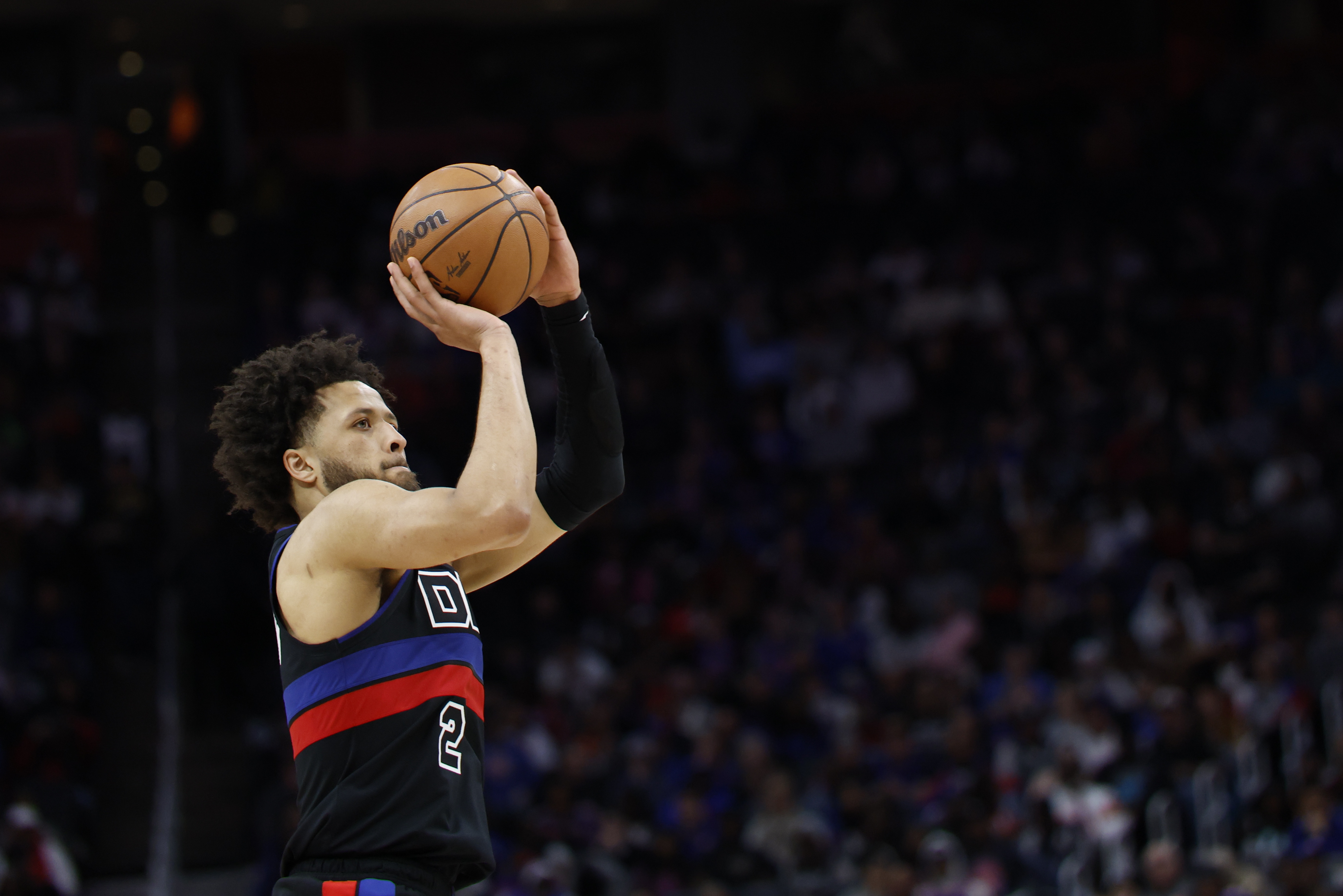 猛龙击败马刺,登顶东部榜首 猛龙击败马刺,登顶东部榜首