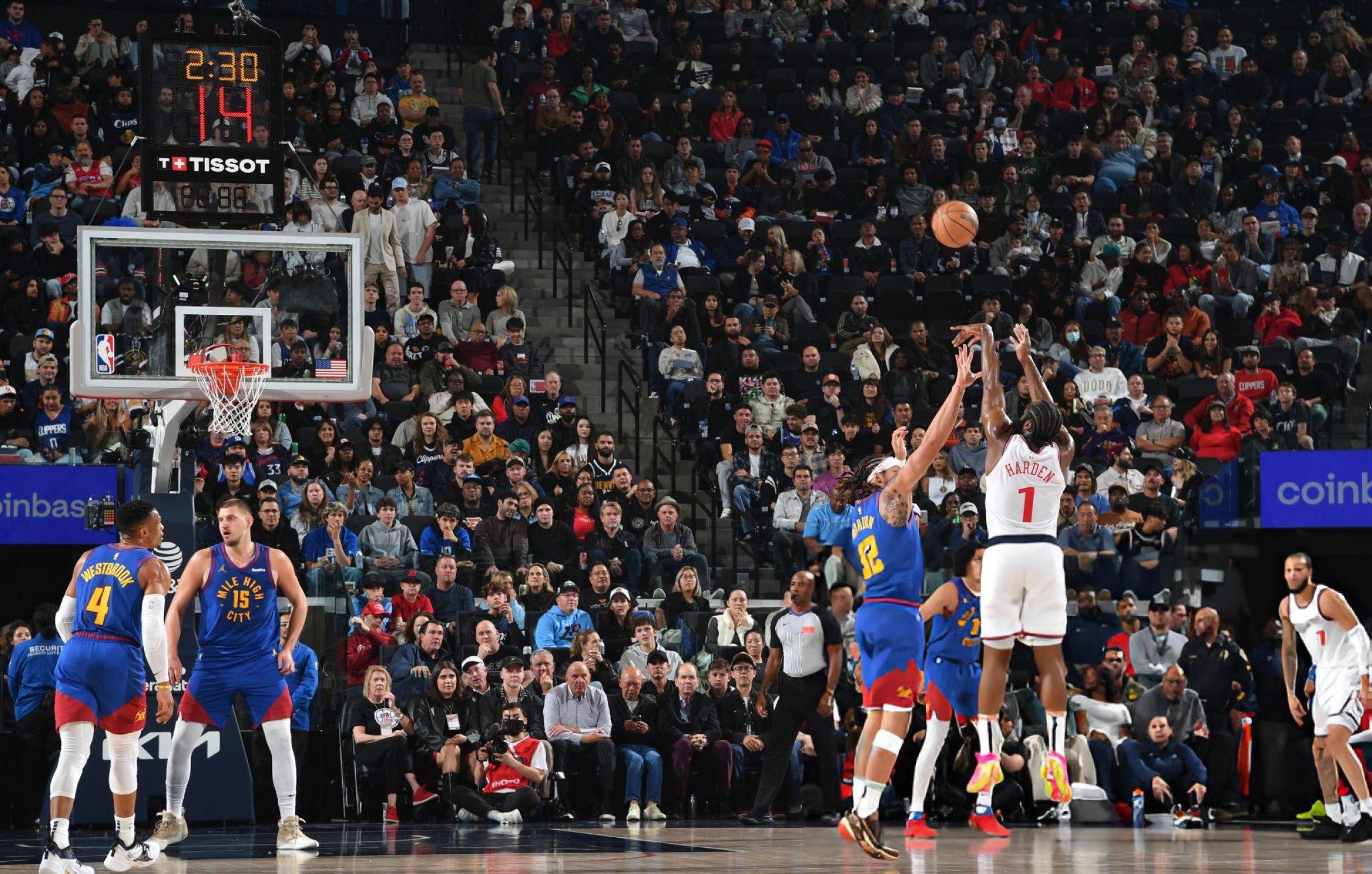 火箭主场击败猛龙,哈登发挥稳定 火箭主场击败猛龙,哈登发挥稳定