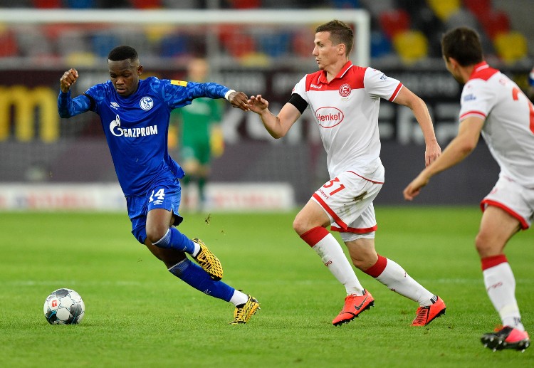 拜仁慕尼黑击败沙尔克04取得胜利 拜仁慕尼黑击败沙尔克04取得胜利