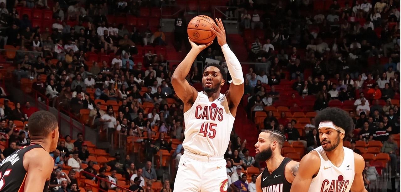 热火客场击败灰熊，追赶东部前八