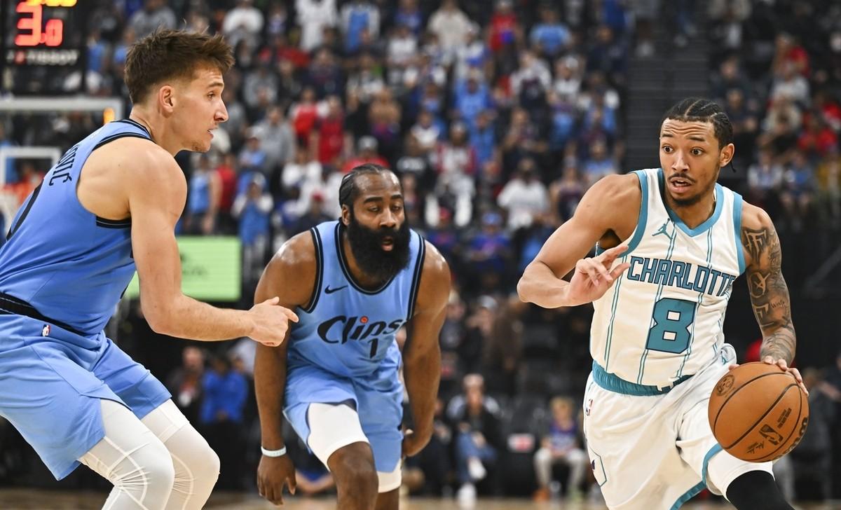 黄蜂主场大胜快船，取得胜利