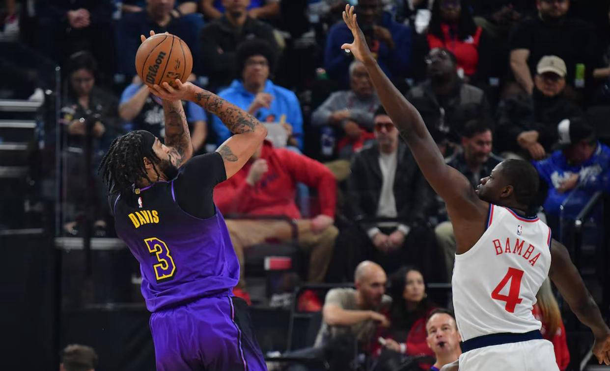 快船逆转湖人,结束连败 快船逆转湖人,结束连败