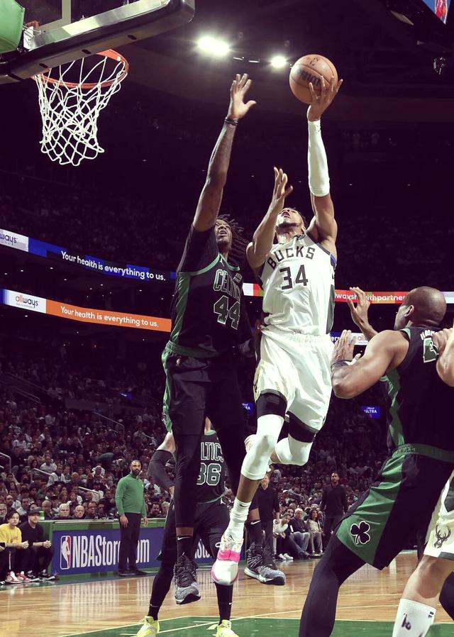 雄鹿不敌凯尔特人，字母哥独揽20分