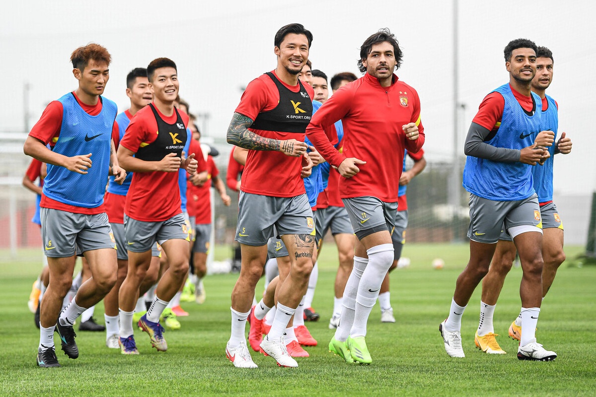 广州恒大淘宝领衔中超争冠队员状态不俗有望再夺冠